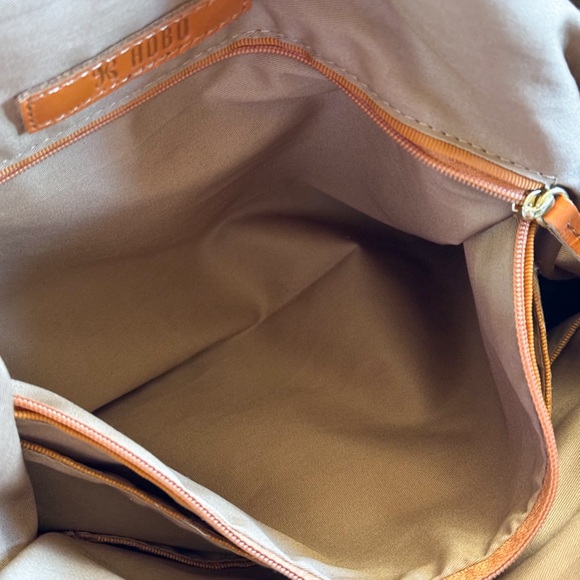 HOBO Large Leather Sheila Satchel NWT - Picture 8 of 15